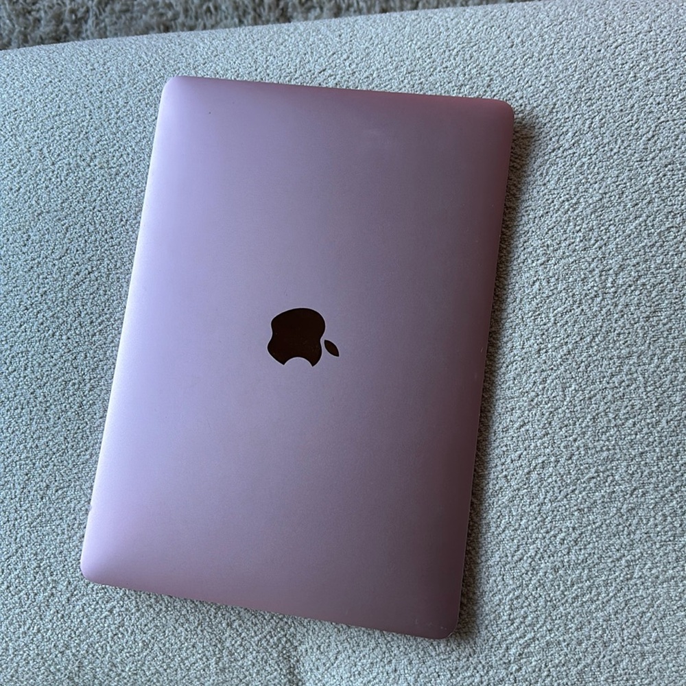 Rose Gold MacBook 2017 - Picture 1 of 3